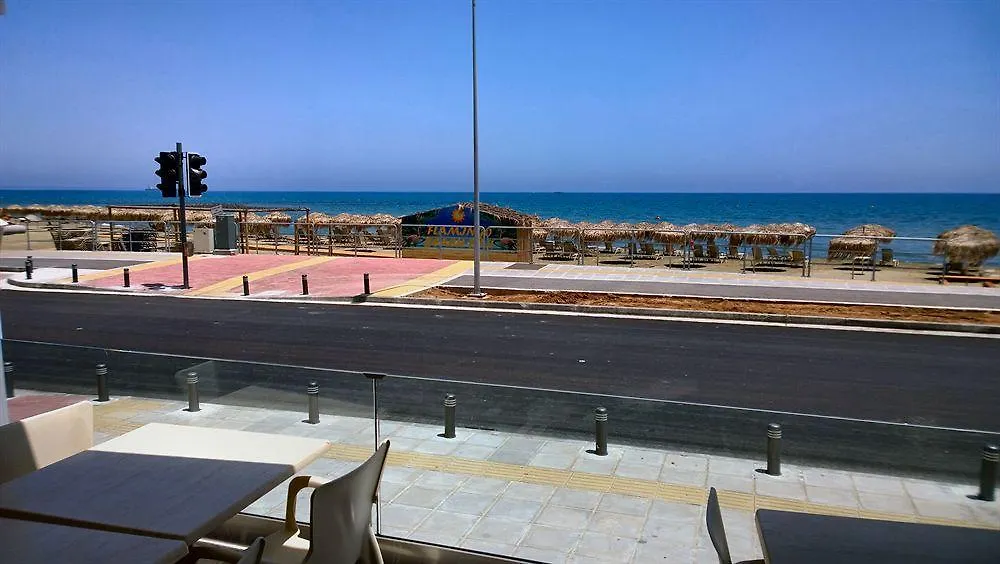 Mackenzie Beach Hotel Ларнака