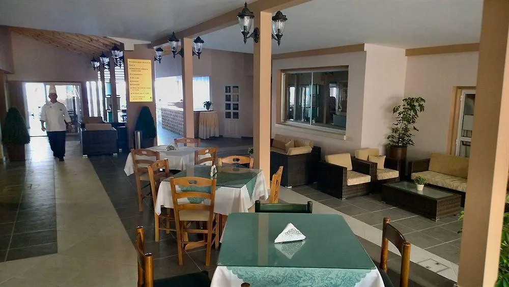 Mackenzie Beach Hotel Ларнака Кипр