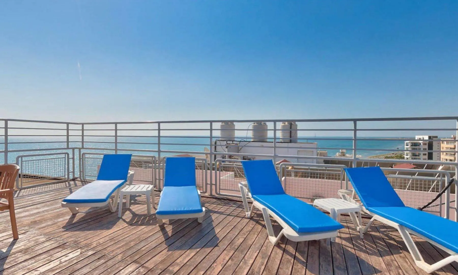 Mackenzie Beach Hotel Ларнака