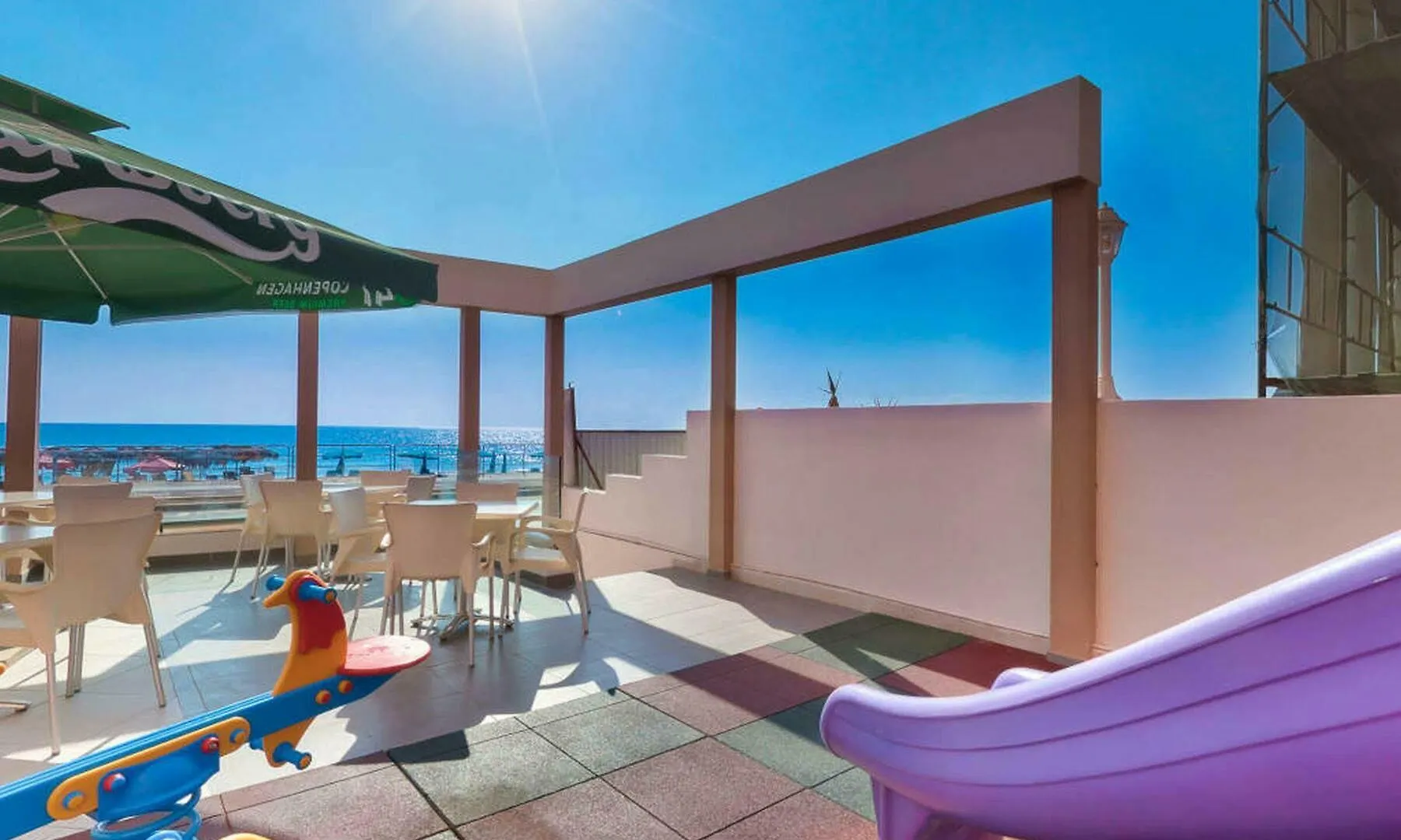 Mackenzie Beach Hotel Ларнака